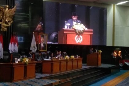 Gubernur DKI Jakarta, Pramono Anung saat rapat paripurna.(foto dok ipol.id)
