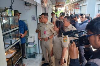 Wali Kota Jakarta Selatan, M Anwar mengunjungi Teras Lenteng Agung, Jakarta Selatan, Senin (26/1/2026). Foto: Joesvicar Iqbal/ipol.id