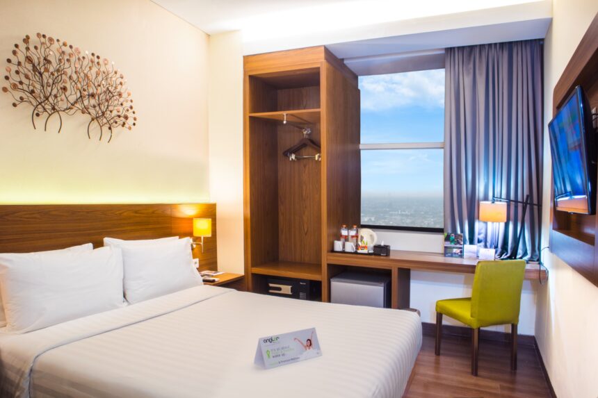 Pilihan hotel untuk staycation bersama keluarga. (dok. Grand Whiz Poins Simatupang)
