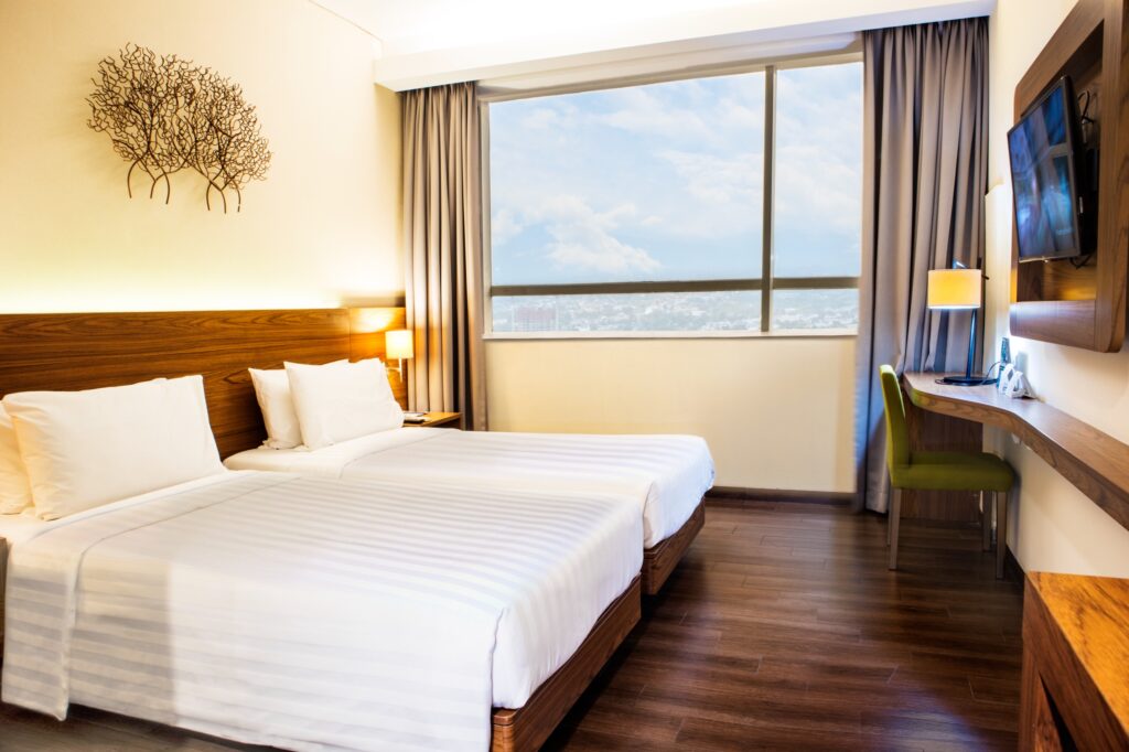 Pilihan hotel untuk staycation bersama keluarga. (dok. Grand Whiz Poins Simatupang)