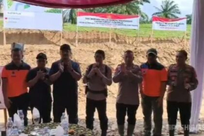 Kapolda Aceh Irjen Pol Marzuki Alibasyah saat meresmikan dimulainya pembangunan hunian tetap program Polri bagi masyarakat terdampak bencana, Selasa (13/1/2026).