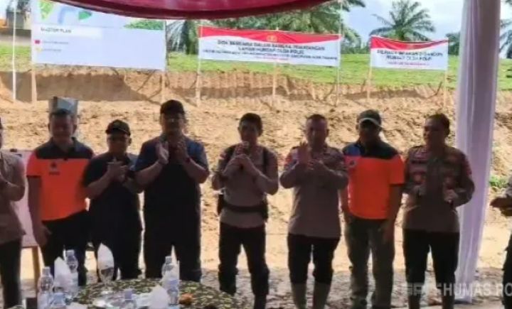 Kapolda Aceh Irjen Pol Marzuki Alibasyah saat meresmikan dimulainya pembangunan hunian tetap program Polri bagi masyarakat terdampak bencana, Selasa (13/1/2026).