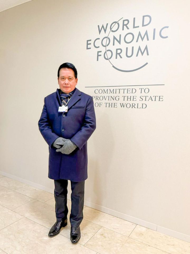 Direktur Utama BRI Hery Gunardi dalam forum Indonesia Pavilion melalui panel Capital for Sustainability: Unlocking Sustainable Finance and Growth in Emerging Markets World Economic Forum (WEF) Davos 2026, Selasa (20/1/2026). Foto: Dok BRI