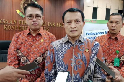 Jaksa Agung Muda Pengawasan (Jamwas), Rudi Margono (tengah). Foto: Yudha Krastawan