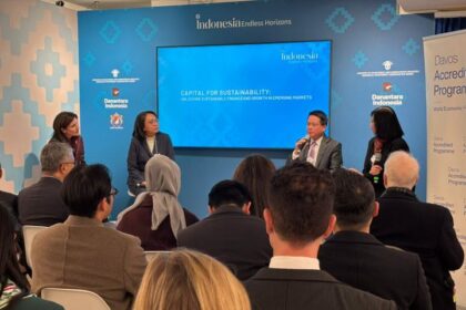 Direktur Utama BRI Hery Gunardi dalam forum Indonesia Pavilion dalam panel Capital for Sustainability: Unlocking Sustainable Finance and Growth in Emerging Markets, World Economic Forum (WEF) Davos 2026, Selasa (20/1/2026). Foto: Dok BRI