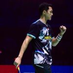 Jonatan Christie meluapkan kemenangannnya di semifinal India Open 2026. Foto: PBSI
