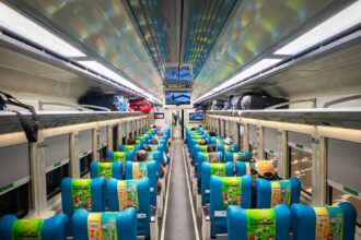 Ilustrasi, Interior gerbong kereta eksekutif Lodaya terlihat nyaman dan cukup mewah. Foto: Istcok @Sony Herdiana