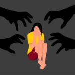 Ilustrasi, wanita muda yang ketakutan duduk di lantai dengan bayangan meraih tangan sebagai ancaman. Foto: Istcok @rudall30