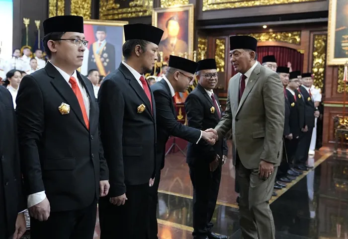 Menhan Sjafrie Samsoeddin saat melantik 12 Anggota Dewan Pertahanan Nasional. Foto : Ist