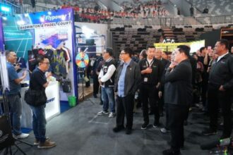 Menpora Erick dan Wamenpora Taufik Hidayat meninjau pelaksanaan Indonesia Sports Summits 2025. (foto:Herry/kemenpora.go.id)