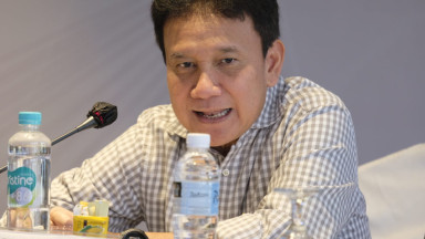 Wakil Ketua DK OJK Mirza Adityaswara pada acara FGD di Batam, Sabtu (8/6/2024).