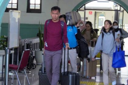 penumpang kereta api