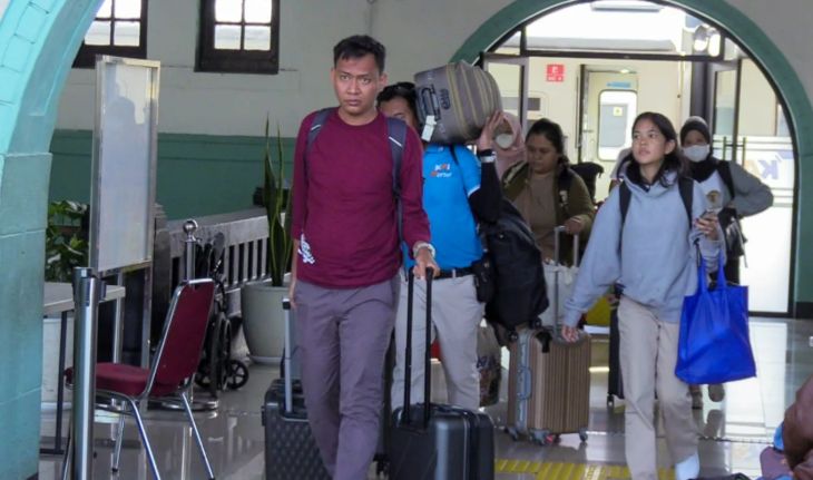 penumpang kereta api