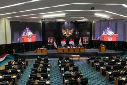 Rapat paripurna pengesahan dua Raperda oleh DPRD DKI Jakarta.(foto istimewa)