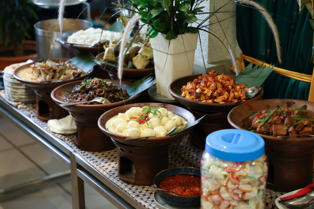 THE 1O1 Jakarta Sedayu Darmawangsa luncurkan iftar buffet Ramadan 2026 'Harmoni Ramadan Nusantara' bukber ala sultan. (dok. THE 1O1 Jakarta Sedayu Darmawangsa)