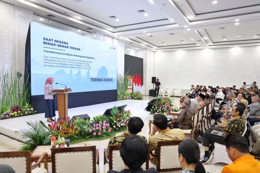 Menteri Pendayagunaan Aparatur Negara dan Reformasi Birokrasi (PANRB) Rini Widyantini saat hadir dalam acara eluncuran Rencana Induk Pemerintah Digital Nasional 2025-2045. Foto: Dok Humas