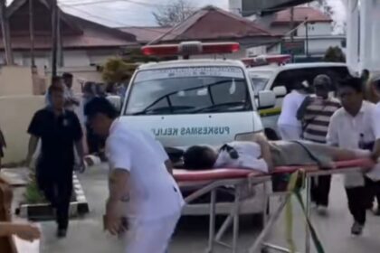 Ratusan siswa SMK Swasta HKBP Sidikalang diduga keracunan usai menyantap menu Makan Bergizi Gratis. Foto: Tangkap layar TikTok @datambg