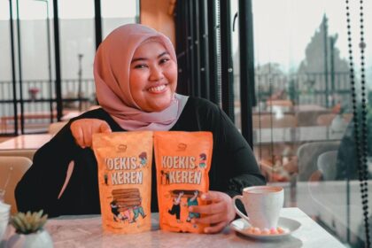 Dengan ketekunan dan keberanian berinovasi, Natali merintis Rolly Bakery & Cookies, sebuah usaha roti dan kue kering rumahan yang kini berkembang pesat dan menjangkau pasar nasional hingga internasional, berkat pendampingan Rumah BUMN BRI. Foto: Dok BRI