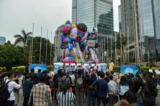 Launching sekaligus pemasangan balon raksasa film Pelangi di Mars. Foto: Dok. Biro Komunikasi Kementerian Ekraf/ Badan Ekraf
