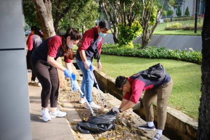 Artha Graha Peduli (AGP) bersama seluruh unit usaha di lingkungan Artha Graha Group dan Artha Graha Network melaksanakan aksi bersih-bersih serentak di berbagai wilayah operasional memperingati Hari Bersih Nasional (HBN) dan Hari Peduli Sampah Nasional (HPSN) 2026. Foto: Ist