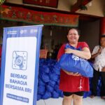 BRI Peduli salurkan ribuan paket sembako di Klenteng Yang Sen Bio dan Vihara Kwan Yin Bio, Kelurahan Mekarsari, Kecamatan Neglasari, Tangerang, Banten. Foto: Dok BRI