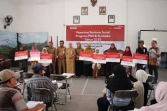 Penerima Bantuan Sosial Program PKH dan Sembako Tahun 2025, Kabupaten Kendal, Provinsi Jawa Tengah. Foto: Dok Bank Mandiri