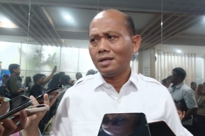 Direktur Jenderal Perikanan Budi Daya Kementerian Kelautan dan Perikanan (KKP) TB Haeru Rahayu, saat konferensi pers terkait stabilitas harga dan ketersediaan pasokan ikan selama Ramadan hingga Lebaran 2026.di Kementerian KP Jakarta, Kamis (19/2/2026). Foto: Joesvicar Iqbal/ipol.id