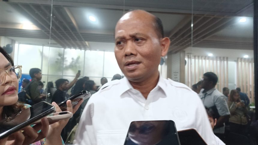 Direktur Jenderal Perikanan Budi Daya Kementerian Kelautan dan Perikanan (KKP) TB Haeru Rahayu, saat konferensi pers terkait stabilitas harga dan ketersediaan pasokan ikan selama Ramadan hingga Lebaran 2026.di Kementerian KP Jakarta, Kamis (19/2/2026). Foto: Joesvicar Iqbal/ipol.id