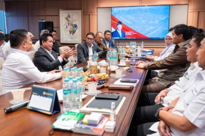 Pertemuan antara Direktur Jenderal Perumahan Perkotaan Kementerian Perumahan dan Kawasan Permukiman (PKP) Sri Haryati bersama Direktur Utama BRI Hery Gunardi, Direktur Consumer Banking BRI Aris Hartanto, Direktur Utama PT Permodalan Nasional Madani (PNM) Arief Mulyadi, serta Menteri Perumahan dan Kawasan Permukiman (PKP) Maruarar Sirait di Kantor Kementerian PKP, pada Senin (9/2). Foto: Dok BRI