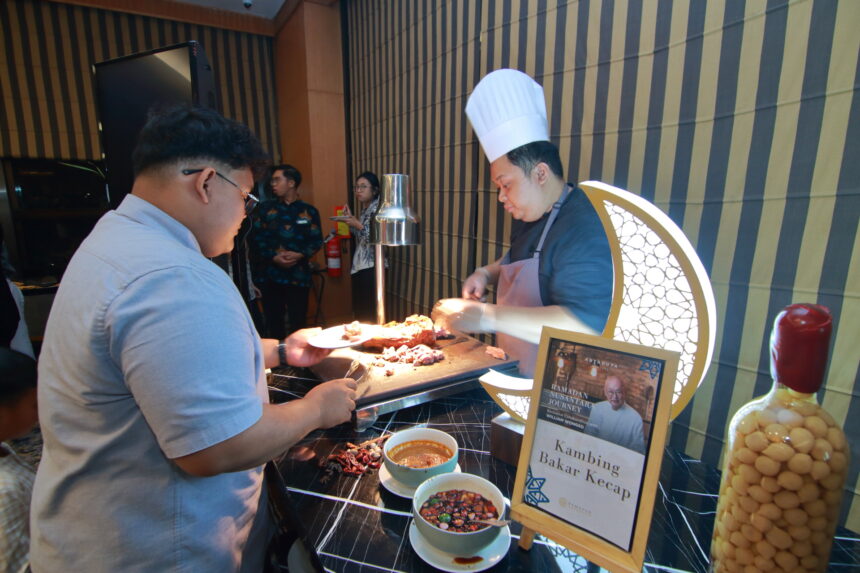Aryaduta Menteng sajikan sederet menu iftar Ramadan dengan menggandeng salah satu maestro kuliner Indonesia paling berpengaruh, Chef William Wongso. (ipol.id/Alidrian Fahwi).