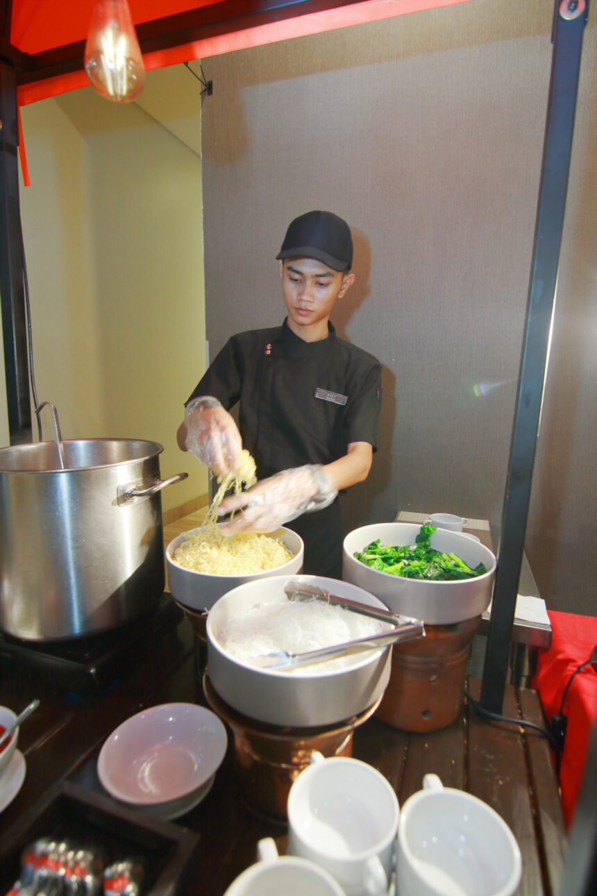 Aneka hidangan iftar Ramadan di Luminor Hotel Jakarta Kota. (Alidrian Fahwi/ipol.id).
