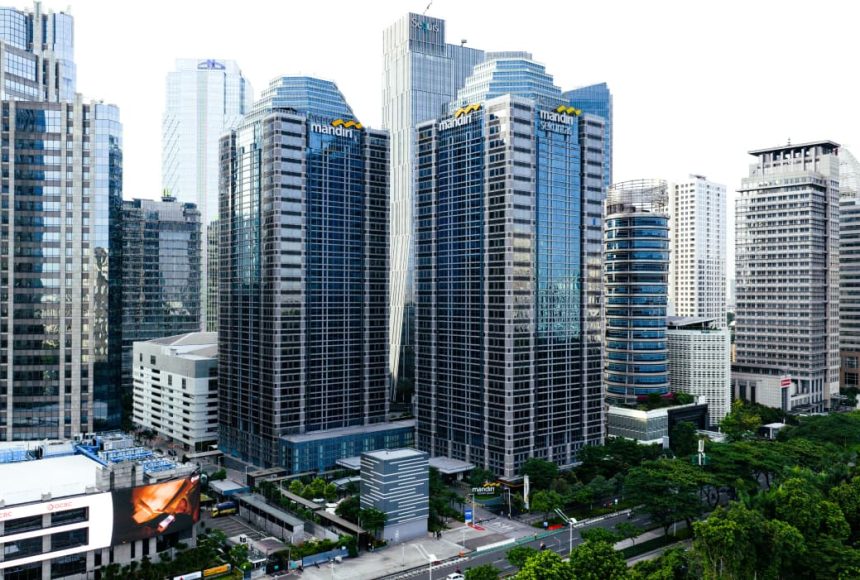 Wisma Bank Mandiri 1 dan 2 yang berlokasi di Jalan Jenderal Soedirman, Jakarta Selatan. Foto: Dok Bank Mandiri