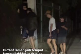 Rekaman memperlihatkan sekumpulan pria masuk ke Taman Kota di kawasan Cawang, Kelurahan Kebon Pala, Kecamatan Makasar, Jakarta Timur pada dini hari. Foto: Tangkap layar IG @ijoel