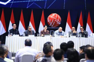 Pjs Ketua Dewan Komisioner OJK, Friderica Widyasari Dewi dalam Dialog Pasar Modal yang digelar di Main Hall Bursa Efek Indonesia, Jakarta, Minggu (1/2/2026).Foto: OJK