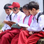 Ilustrasi, siswa SD di Ngada, NTT, meninggal dunia diduga karena tak mampu membeli buku dan alat tulis. Foto: Istcok @Rani Nurlaela Desandi