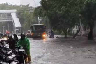 Ilustrasi banjir yang melanda Jakarta saat cuaca ekstrem.(Foto istimewa)