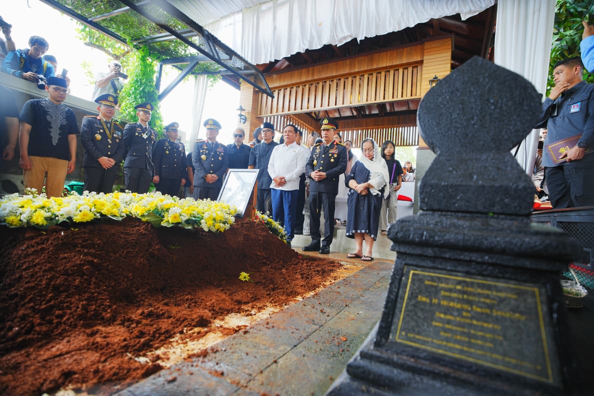Di Pemakaman, Jenderal Sigit Ingatkan Wasiat Eyang Meri Hoegeng kepada Seluruh Keluarga Besar Polri dan Khususnya Kapolri 2 IMG 20260204 WA0176