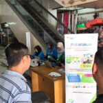 PERLINDUNGAN: Layanan open booth BPJS Ketenagakerjaan Jakarta Pluit di Pasar Pluit, Jakarta Utara. (foto BPJS Ketenagakerjaan)