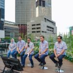 Direktur Utama Transjakarta, Welfizon Yuza, dan jajaran petinggi Transjakarta, dalam catatan akhir tahun 2025. Transjakarta tengah mencetak rekor pencapaian efisiensi subsidi yang signifikan, Jumat (6/2/2026). Foto: Ist