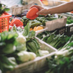 Ilustrasi, Penjual sayur di Indonesia. Foto: Istcok @Edwin Tan