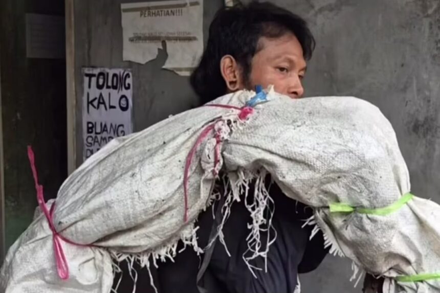 Rekaman CCTV di Tambora sempat bikin panik. Karung besar yang dikira mayat ternyata berisi biawak hidup. Foto: Tangkap layar IG @kabarciledug