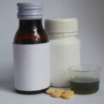 Ilustrasi, Sirup dan tablet. Foto: Istcok @Dian Zuraida