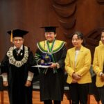 Kompol Seala Syah Alam resmi meraih gelar Doktor dari Universitas Indonesia (UI) pada Sabtu (14/2/2026). Prosesi wisuda berlangsung khidmat, Seala menuntaskan studi S3 ditempuh melalui program beasiswa. Foto: Ist