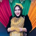 Mira Hayati, pemilik brand MH yang terjerat kasus kosmetik berbahaya, resmi ditahan oleh Kejaksaan Tinggi Sulawesi Selatan dan dibawa ke Lembaga Pemasyarakatan Kelas I Makassar untuk menjalani hukuman 2 tahun penjara. Foto: IG @mirahayati19