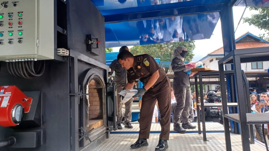 Suasana pimpinan Kejaksaan Negeri Jakarta Timur, dalam Pemusnahan Barang Bukti Narkotika di Gedung BNN RI, Cawang, Jakarta Timur, Rabu (18/2/2026). Foto: Joesvicar Iqbal/ipol.id