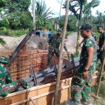 Pembangunan jembatan gantung di Jorong Tanah Tingkah, Nagari Sungai Rimbang, Kecamatan Suliki, Kabupaten Lima Puluh Kota. Foto: Dispenad