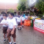 Sejak awal Februari, BNI bersama komunitas lingkungan Malu Dong berhasil mengangkut 423 kilogram sampah yang didominasi limbah plastik dari kawasan Pantai Mertasari, Sanur, Bali. Foto: Dok BNI