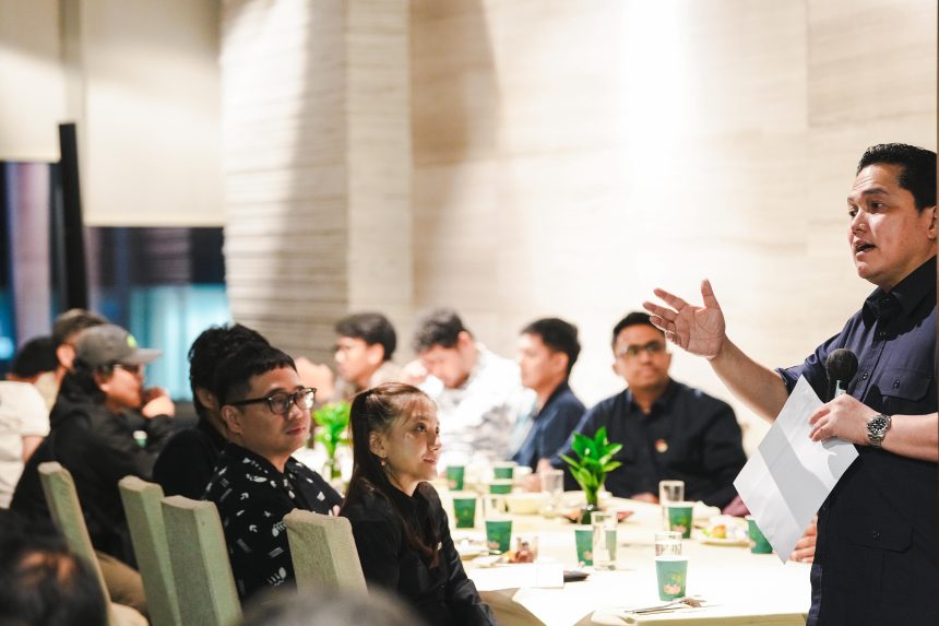 Menteri Pemuda dan Olahraga Republik Indonesia (Menpora RI) Erick Thohir melakukan silaturahmi dengan media, Selasa (24/2) malam, yang juga menjadi kesempatan mensosialisasikan program Kemenpora.
