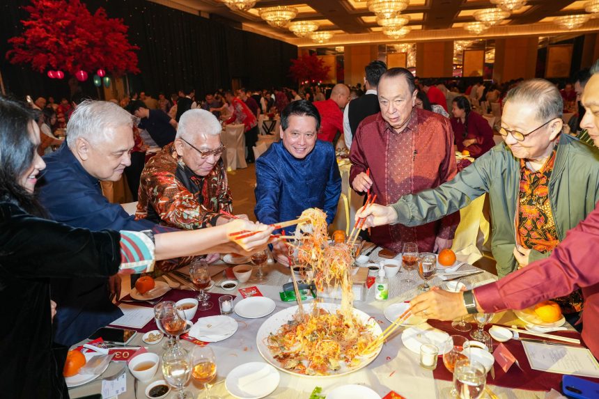 BRI Imlek Prosperity 2026 yang digelar di Hotel Mulia, Jakarta (20/2), dihadiri Komisaris Utama BRI Kartika Wirjoatmodjo, Direktur Utama BRI Hery Gunardi, Wakil Direktur Utama BRI Viviana Dyah Ayu R.K, serta jajaran Direksi BRI bersama lebih dari 300 nasabah BRI. Foto: Dok BRI