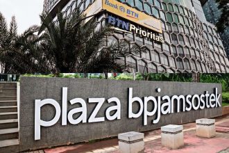 MELAYANI: Gedung Plaza BPJamsostek Jakarta. (foto BPJS Ketenagakerjaan)
